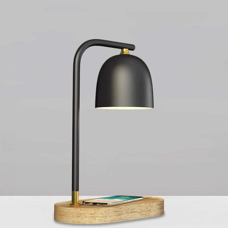 Lampada da comodino minimalista a 1 testa con finitura nera/bianca/rossa, cupola in legno con paralume metallico