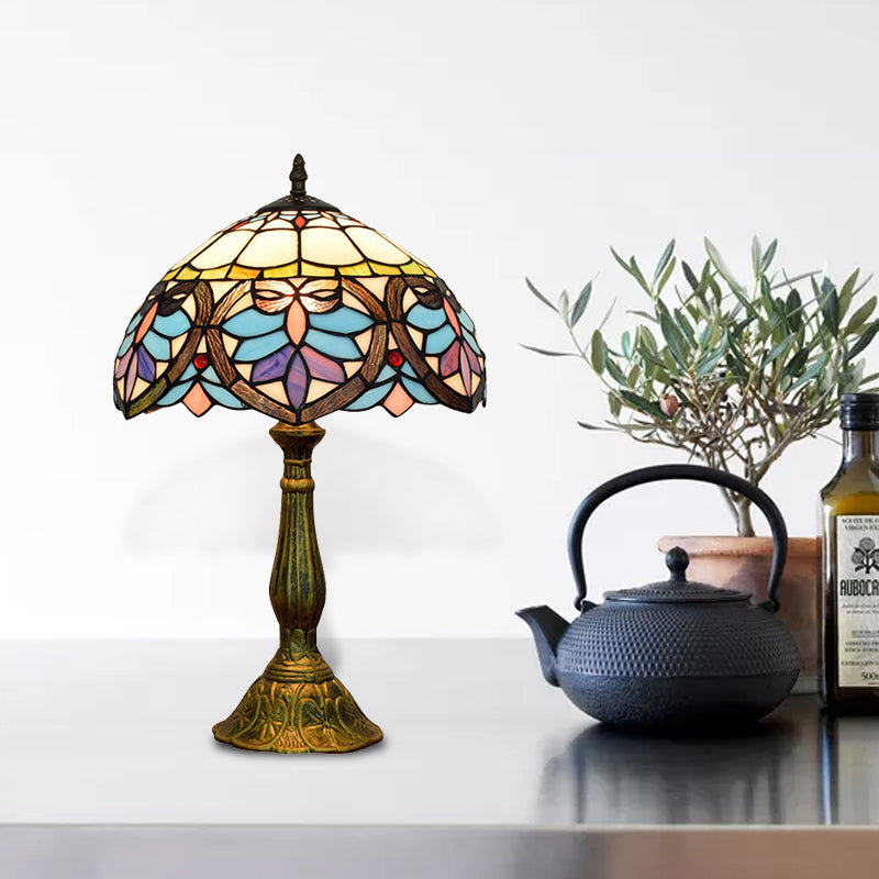 Tiffany Victorien 8 "/ 12" / 16 "de largeur Lumière 1 lampe de bureau tachée légère en laiton antique pour le salon