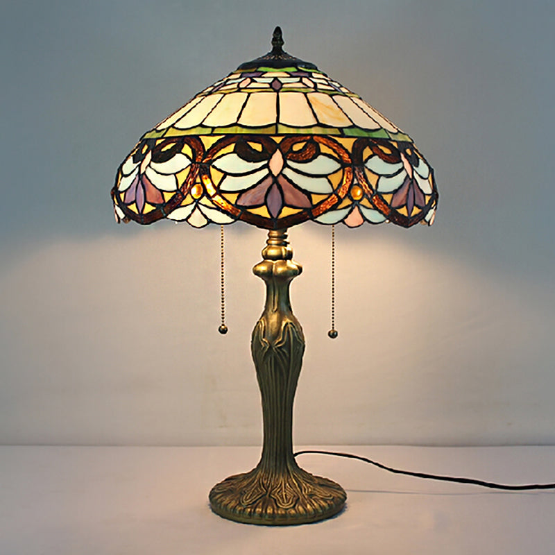 Tiffany Victorien 8 "/ 12" / 16 "de largeur Lumière 1 lampe de bureau tachée légère en laiton antique pour le salon