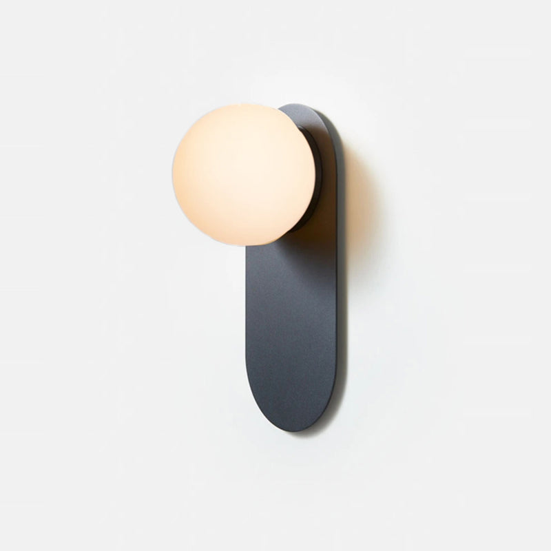 Iron Elliptique à chasse d'eau minimaliste 1 ampoule Black Black Mury Light avec une teinte en verre d'orbe