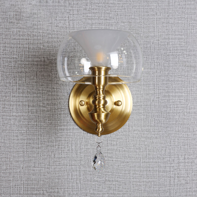 Kleine kom wandverlichtingsideeën Mid Century Clear Glass Single Brass SCONCE met binnenste wijd uitlopende schaduw en kristaldruppel