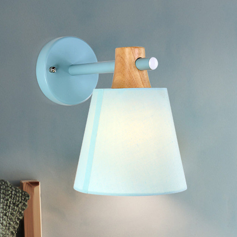 Conische wandlamp Macaron Fabric 1 kop blauw/wit/gele sconce -ideeën met rechte arm en houten slot