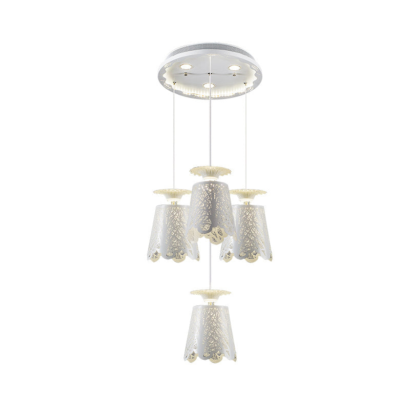 IJzeren geschulpte bekervorm plafondlamp eenvoudig 4 lampen wit cluster hanger licht voor eetkamer