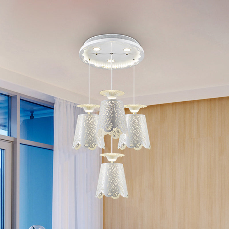 IJzeren geschulpte bekervorm plafondlamp eenvoudig 4 lampen wit cluster hanger licht voor eetkamer
