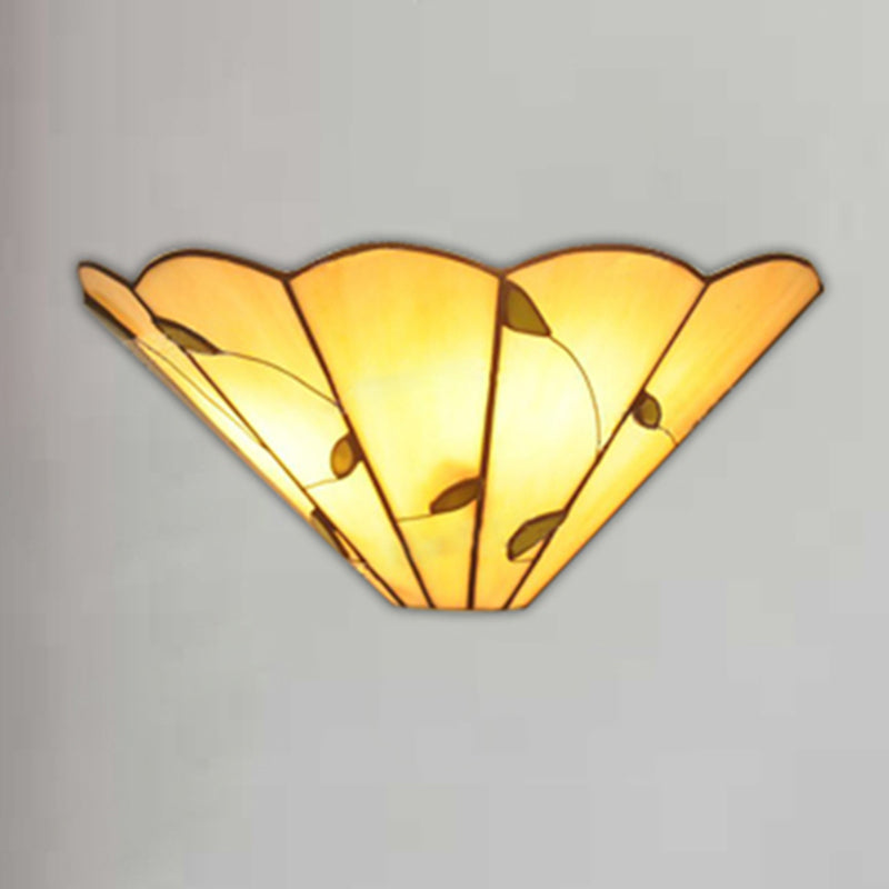 Tiffany Style Conical Wall Sconce with Leaf Pattern Art Glass Wall Light in Beige for Dining Room
