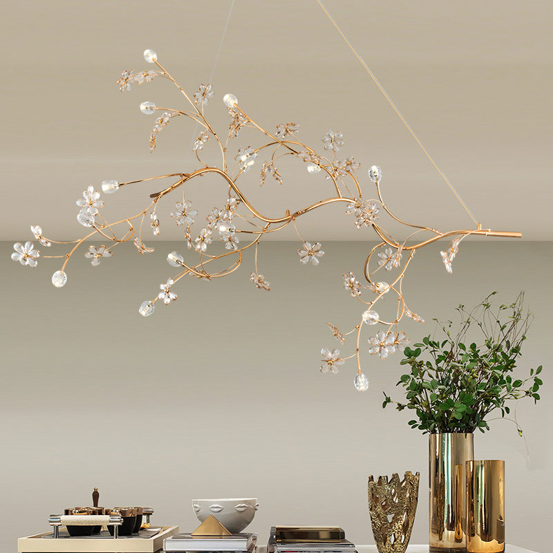 Romantischer Pflaumenbaum -Kronleuchter mit Kristallblume 12 Lichter Metallic -Anhänger Licht in Gold für Cafe
