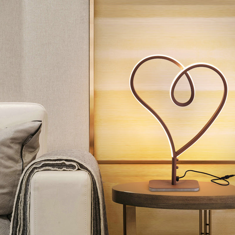 Semplice illuminazione notturna a led caffè amorevole lampada da lettura del cuore con tonalità metallica in luce calda/bianca