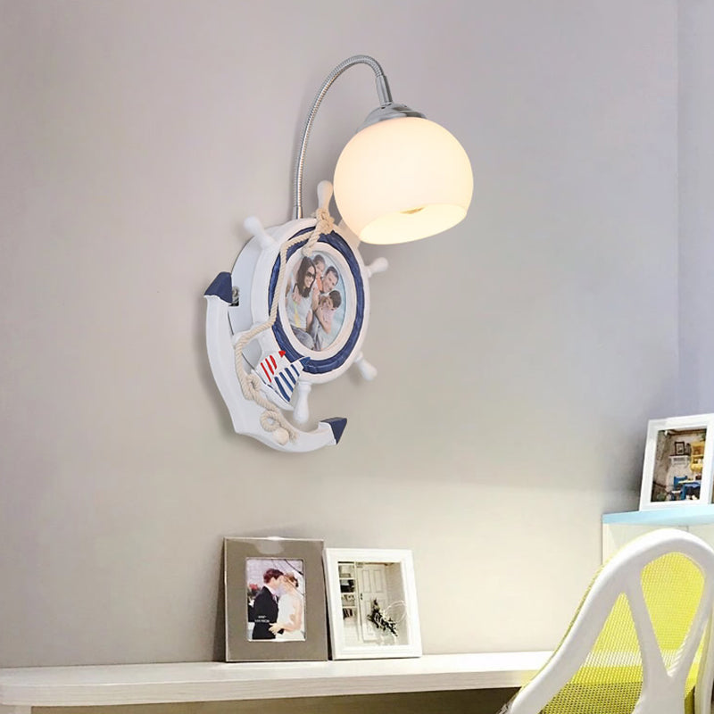 Estilo para niños 1 iluminación de apliques de bombilla con sombra de vidrio lechoso luz global de pared global