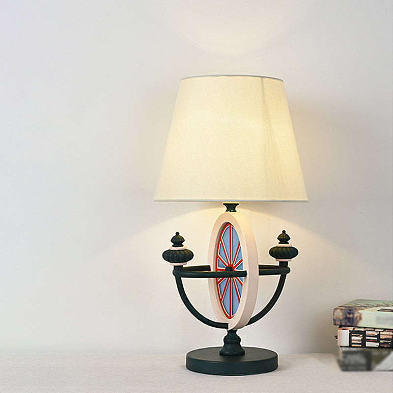 Schwarz/Blau -Barrel -Nachttisch leichter nordischer Stil 1 Kopfstoffschreibtisch Lampe mit Ruderbasis Design