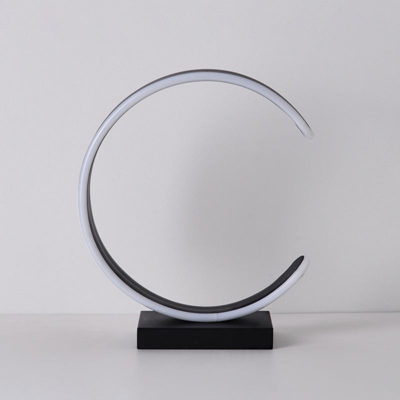 Lampada da tavolo a LED per camera da letto Minimalismo Lampada da comodino bianco/nero con paralume metallico a forma di C