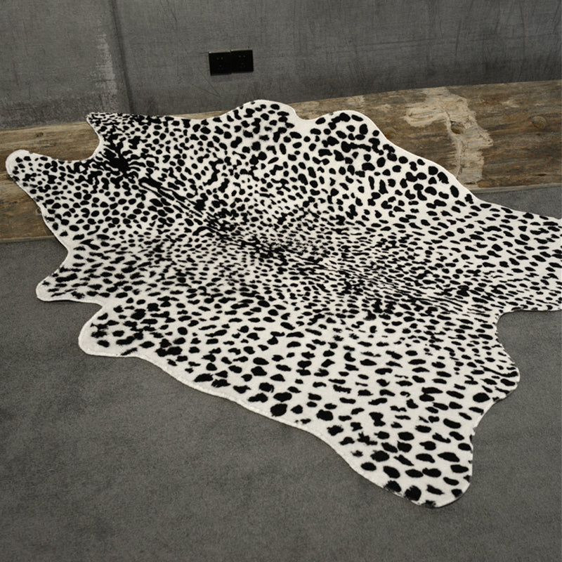 Unique Leopard Pattern Rug Nordic Rug Polyester Washable Non-Slip Pet Friendly Carpet for Living Room