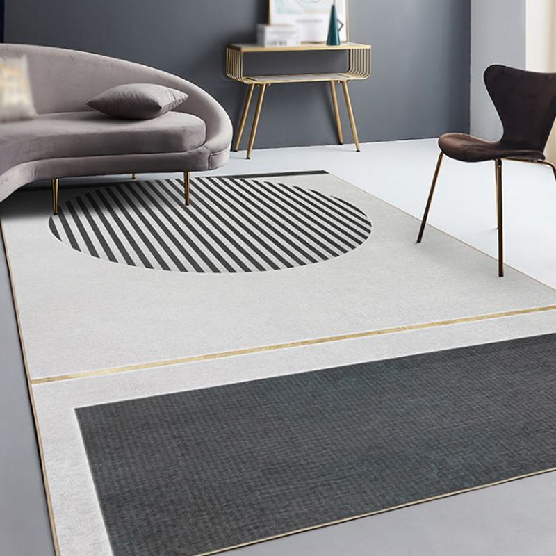 Creative Stripe Pattern Rug Black Minimalist Rug Chenille Pet Friendly Washable Non-Slip Area Rug for Bedroom