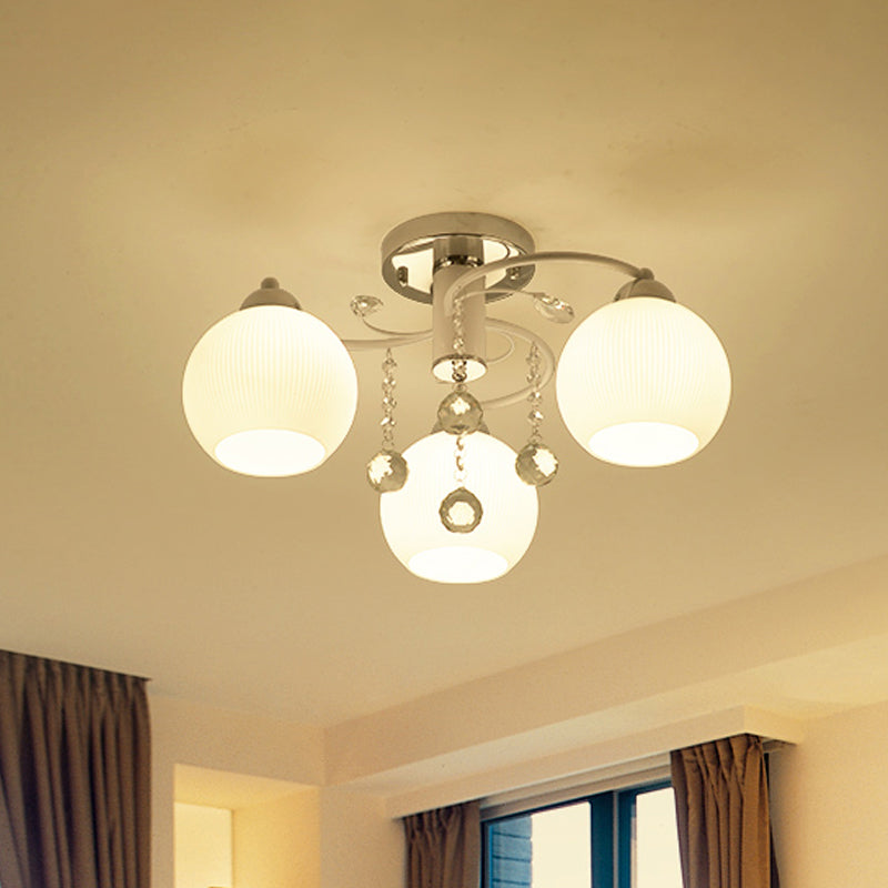Plafond sphère blanche Mont à chasse d'eau traditionnelle lampe à plafond en verre soufflé à 3/5 à tête avec drapage en cristal