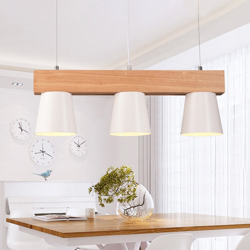 Conico fustum isola a sospensione luce nordica in metallo a 3 teste lampada a sospensione in bianco con raggio di legno