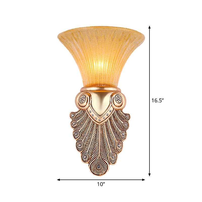 Umgekehrtes Glockenschlafzimmer Wandleuchte Lagelhaus Opal Fleuchtetglas 1-Köpfen goldene Wandleuchte mit Pfauenfeder, 10 "/13" breit