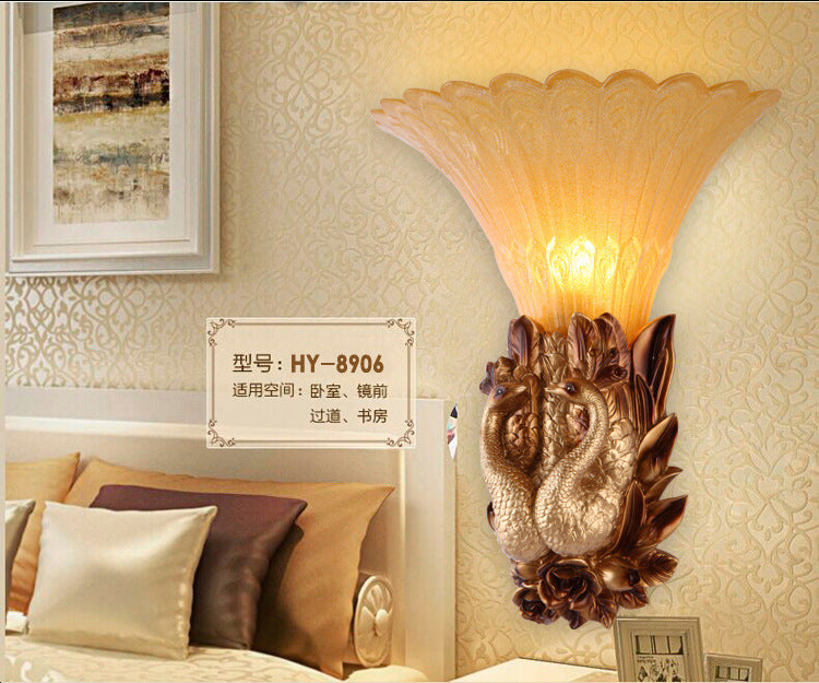 Camera da letto di pavone Doconce Sconce Light Resina vintage Apparecchiatura da parete a parete con testa singola con tonalità di vetro ambra a coste