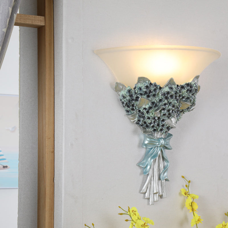 Wandleuchte im Vintage-Stil, breite Glocke, 1 Licht, Bernstein/Milchglas, Blumenstrauß-Wandleuchte in Gold/Mehrfarbig
