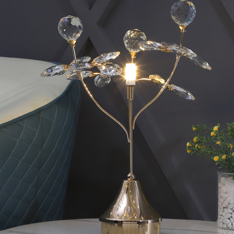 Facettierte Kristallkugel und Blatt Nachtlampe modernistische Einzelkopftischleuchte in Gold