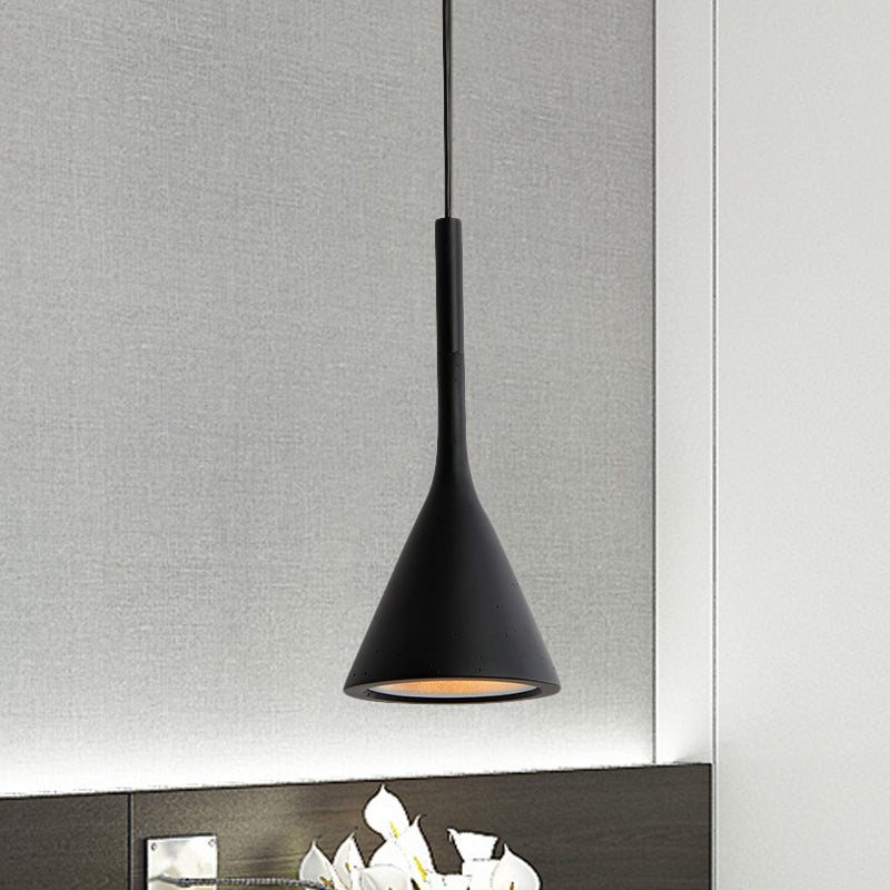 Bar de cuisine en forme d'entonnoir Pendant le pendentif en aluminium 1 ampoule Nordic Style suspendue plafond plafond en rouge / blanc / noir