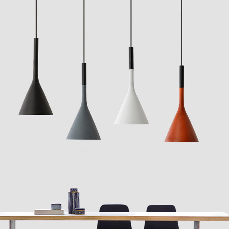 Bar de cuisine en forme d'entonnoir Pendant le pendentif en aluminium 1 ampoule Nordic Style suspendue plafond plafond en rouge / blanc / noir