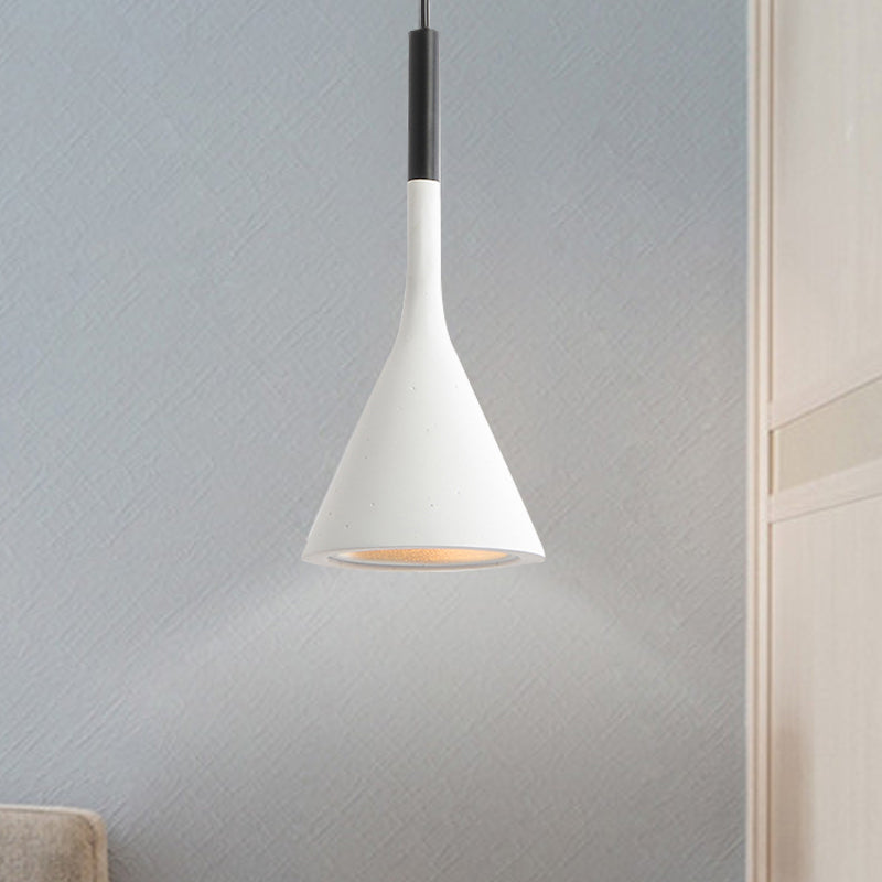 Bar de cuisine en forme d'entonnoir Pendant le pendentif en aluminium 1 ampoule Nordic Style suspendue plafond plafond en rouge / blanc / noir