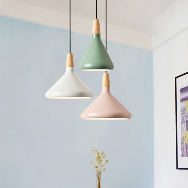 Plafonnier suspendu à suspension macaron aluminium 1 bulbe rose / or / gris et pendant en bois