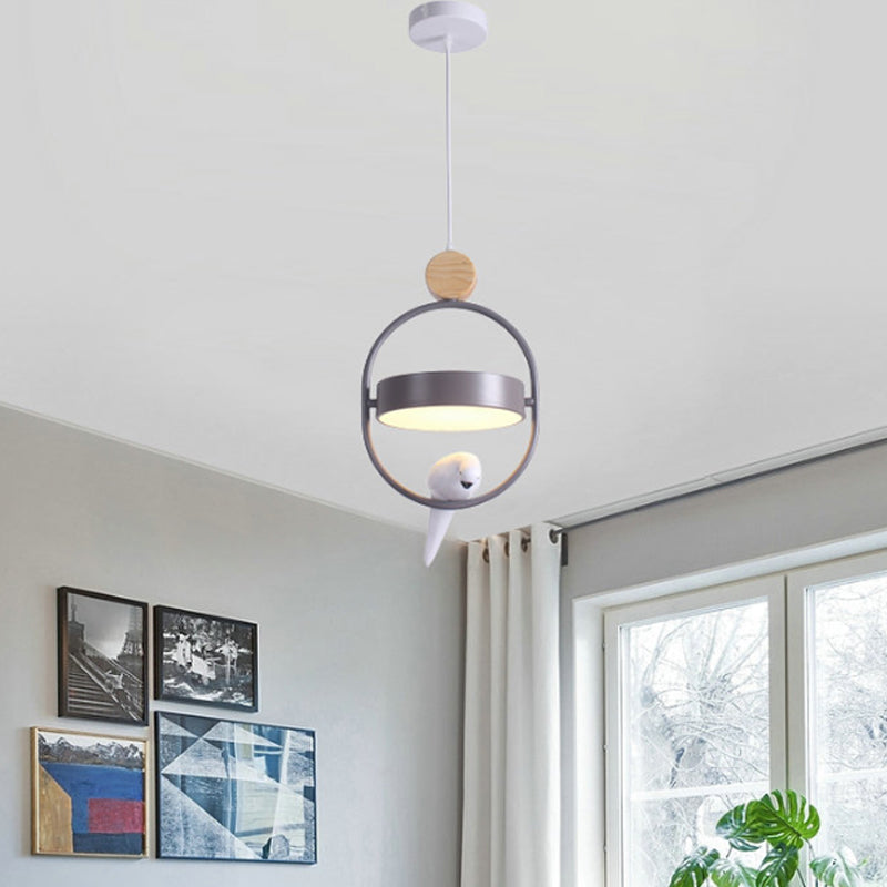 Ellipse de style nordique Lampe suspendue en métal monocysine simple Éclairage avec décoration d'oiseaux et teinte ronde en blanc / gris / vert