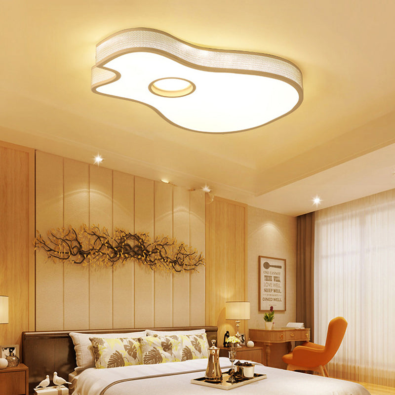 Creatieve Witte LED Flush Plafond Licht Gitaar Vorm Acryl Plafond Fixture voor Jongens Meisjes Slaapkamer
