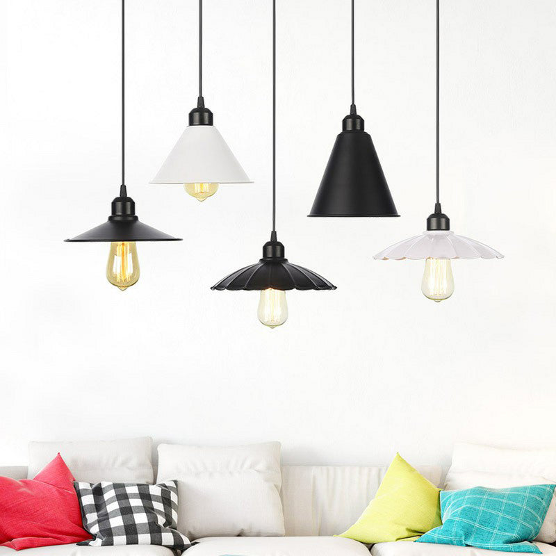 1 Head Ceiling Hang Lamp Rustic Living Room Pendant Light Kit with Flared/Scalloped/Horn Iron Shade in Black/White