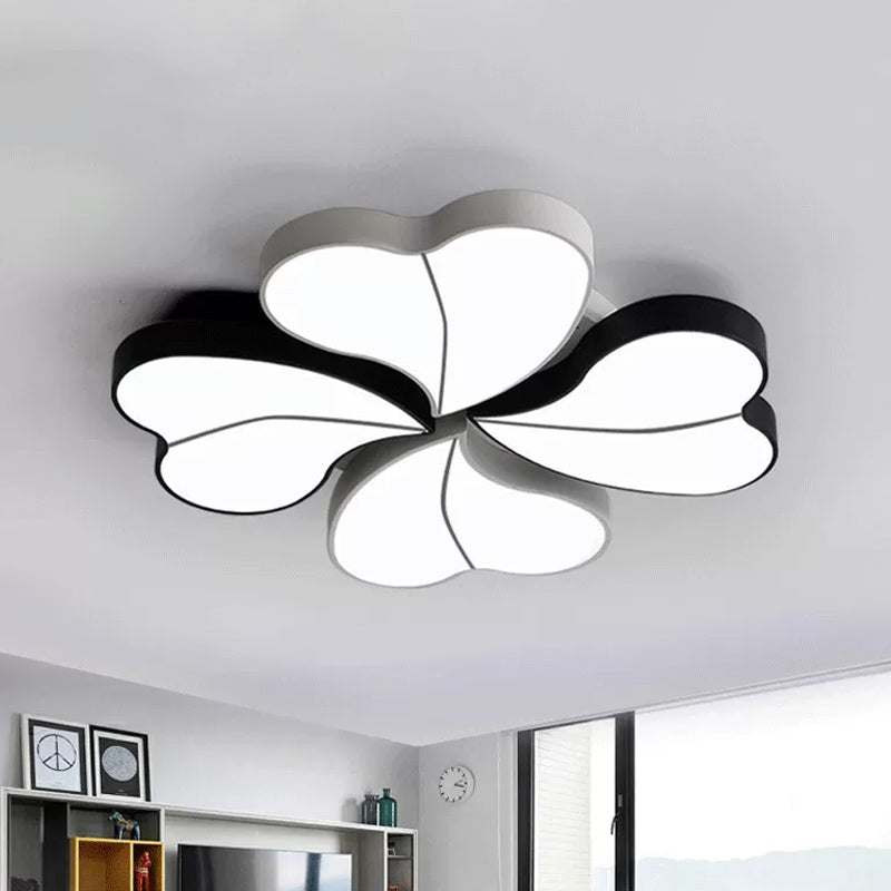 20.5"/24.5" Wide Clover Ceiling Light Nordic Acrylic Living Room LED Flush Mounted Light in Black and White