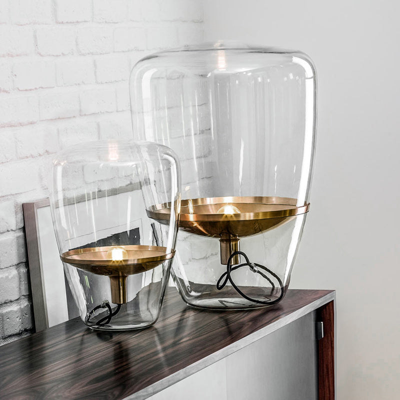 Lampada da notte triangolare in vetro trasparente/fumé/cognac, postmoderna, a 1 testa, con paralume interno per piattino, in nero/ottone