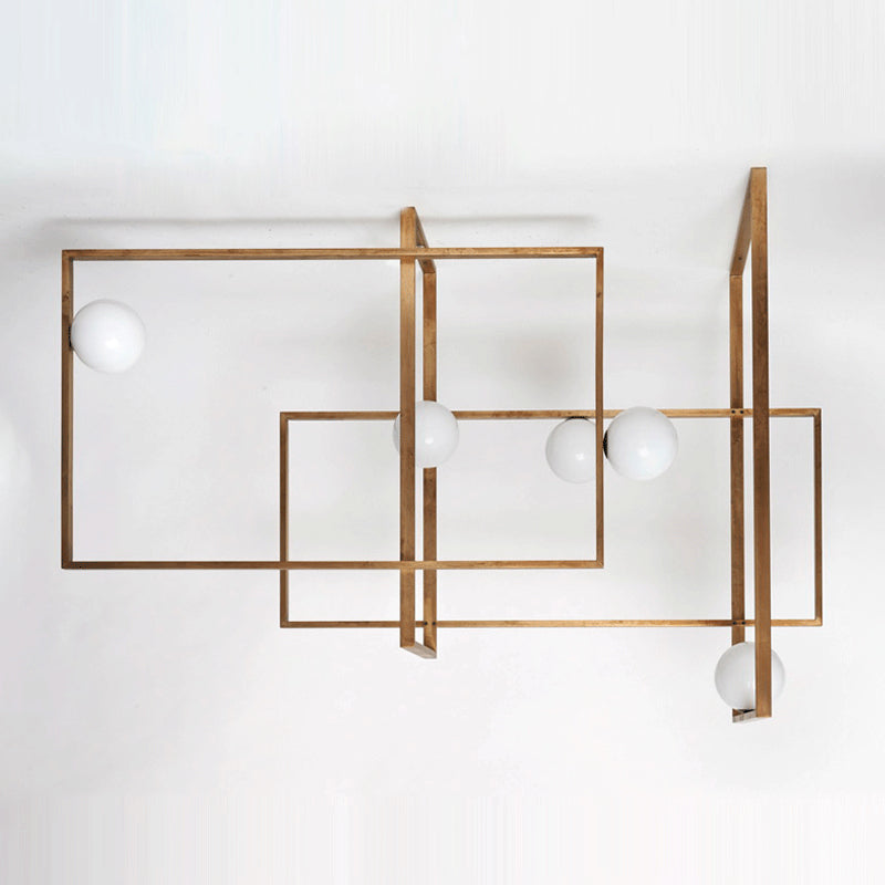 Neuartige postmoderne 5-flammige, halbbündige, goldfarbene, ineinandergreifende, rechteckige Deckenlampe mit kugelförmigem weißem Glasschirm