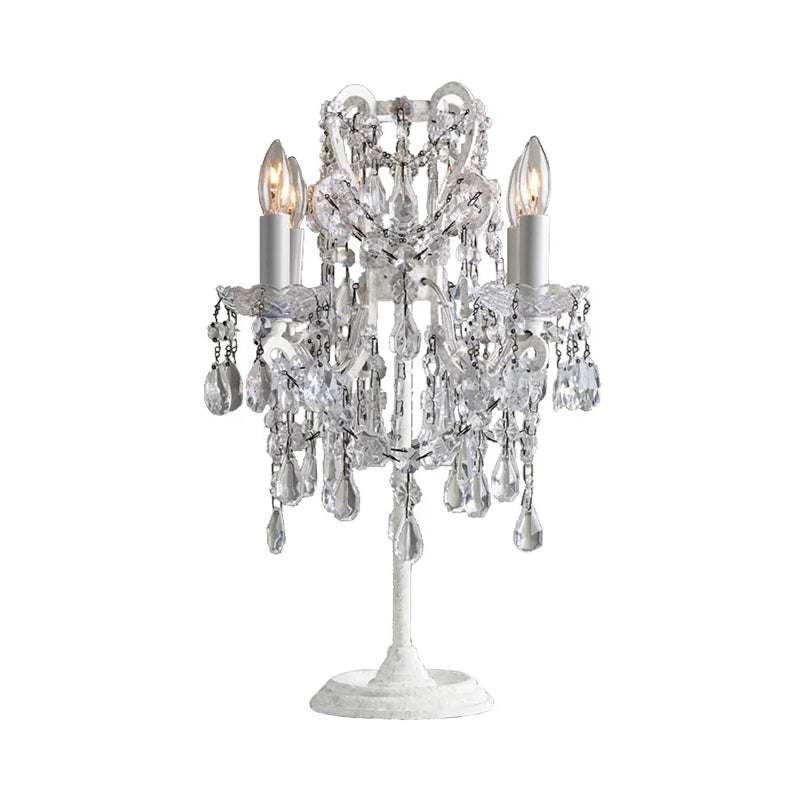 Luxuriöser Stil Kerzenschreibtisch Licht 4 Köpfe Metalltischlampe mit Kristall -Deco in Weiß für Erwachsene Schlafzimmer