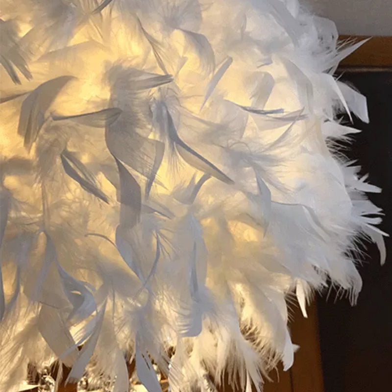 Romantic Drum Desk Light Feather White Table Light with Clear Crystal Bead for Hotel Restaurant