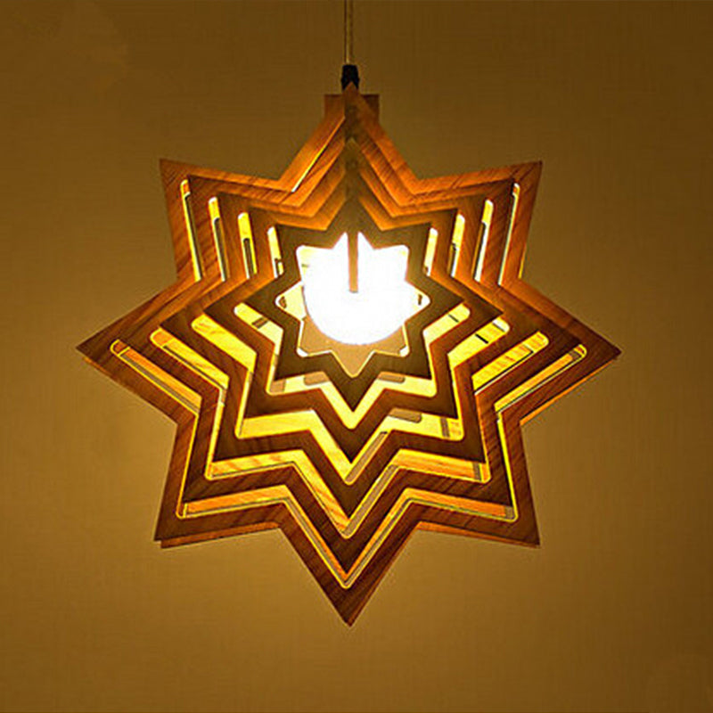 Moderne Anise Star Hanging Lamp Kit Wood 1 Head Living Room Hollowed-Out Pendulum Light in Beige