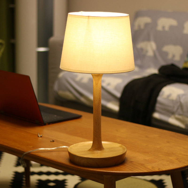 Fabric Empire Shade Lámpara de soporte Noche Estilo simple 1 Bulbo Iluminación de mesa de madera para sala de estar