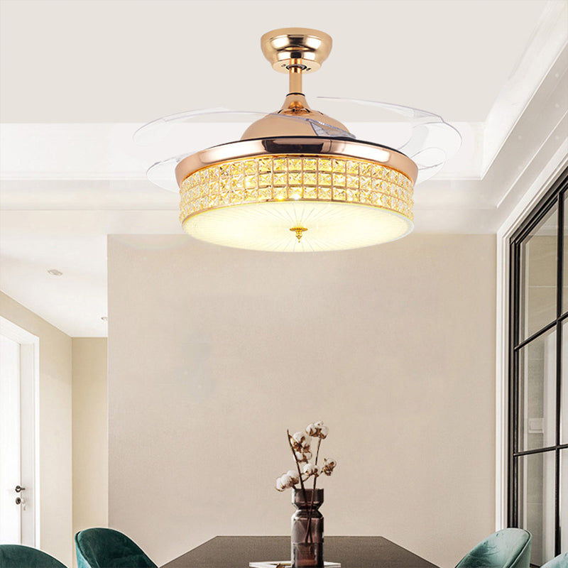 Kristallrockende Deckenventilator leichte zeitgenössische LED -Decke montiert in Gold mit 4 Acrylblättern