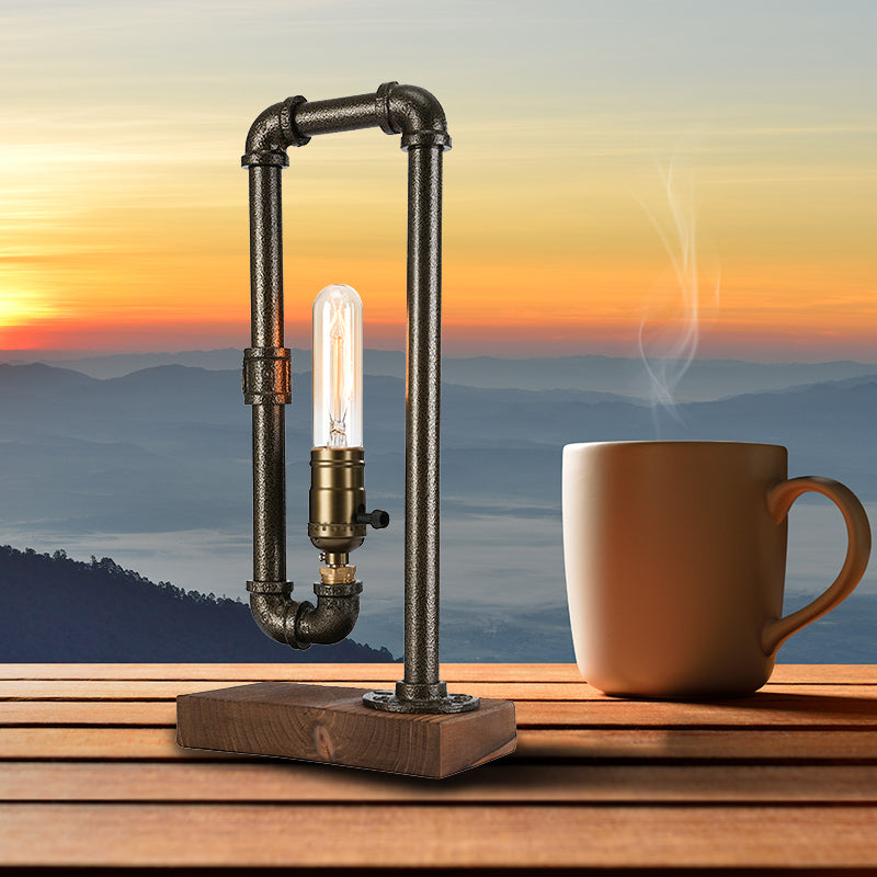 Eisen -Rechteck -Paspel -Tischbeleuchtung Vintage Industrial 1 Kopfschlafzimmer antike Messing -Tischlampe mit Holzbasis