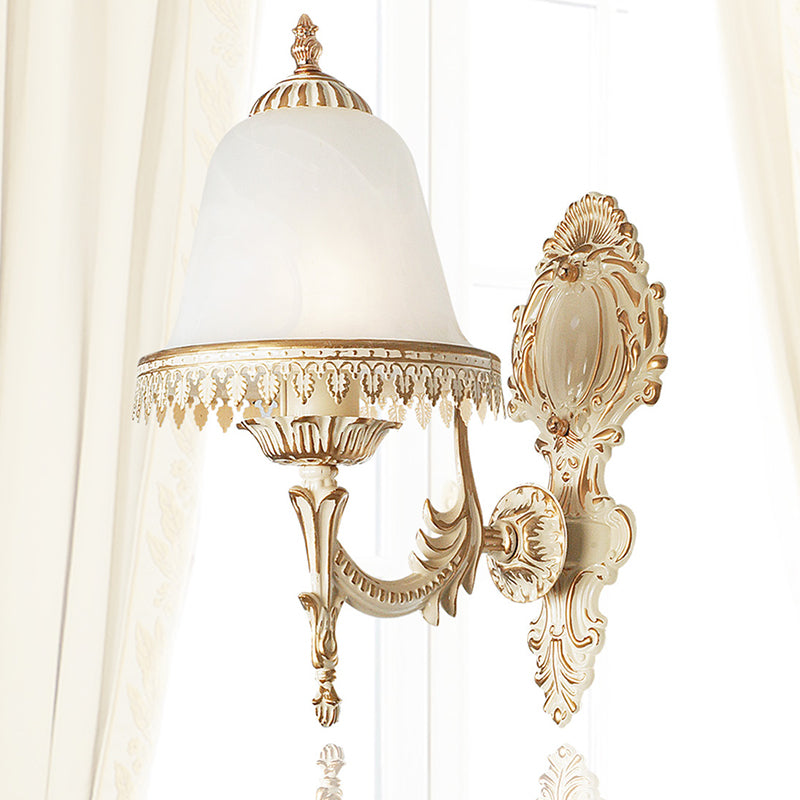 BEIGE BELL LAMPAGNO A BACCHE ATTENZIONE DELLA CAMERA DI OPAL GLASSE IN SCONCE CAMERE A 1 LIGHT