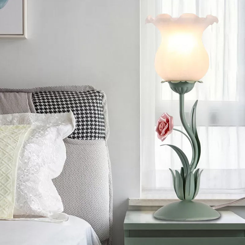 Beige/White/Green Flower Nightstand Lamp American Garden Frosted Milky Glass 1-Head Living Room Table Light