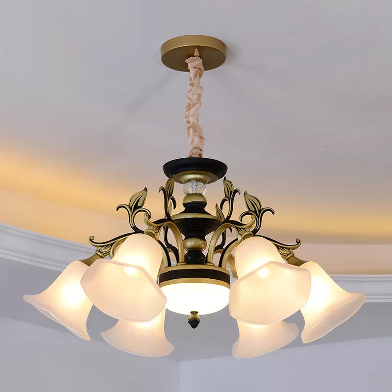 Bellflower Frosted White Glass Kroonluchter boerderij 3/6/12 Hoofden woonkamer hangende verlichtingsarmatuur in brons