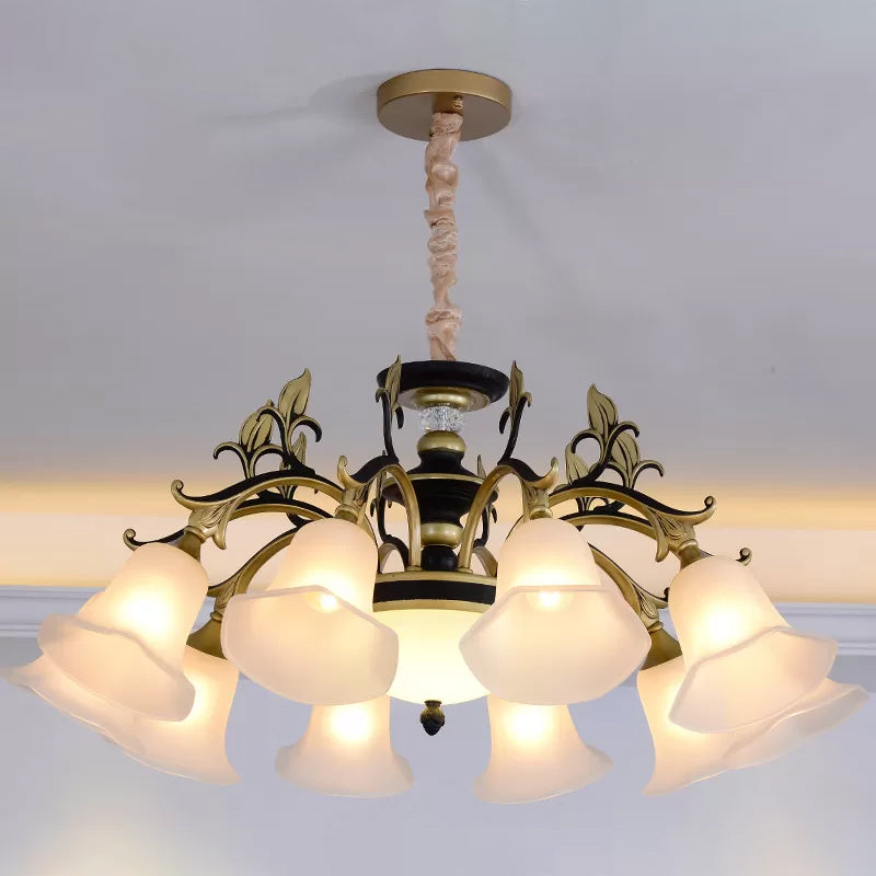 Bellflower Frosted White Glass Kroonluchter boerderij 3/6/12 Hoofden woonkamer hangende verlichtingsarmatuur in brons