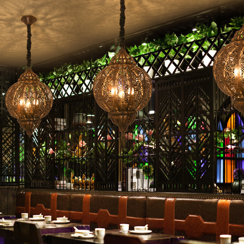 Bronze Globe Decke Hängende Laternen-Turkish Iron 3-Light-Restaurant aus der Kronleuchterlampe ausgehöhlt