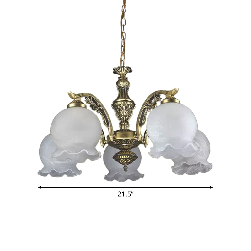 Retro koepel schaduw kroonluchter 5-bulb wit glas hangende hanglamp met gegolfde afwerking in brons