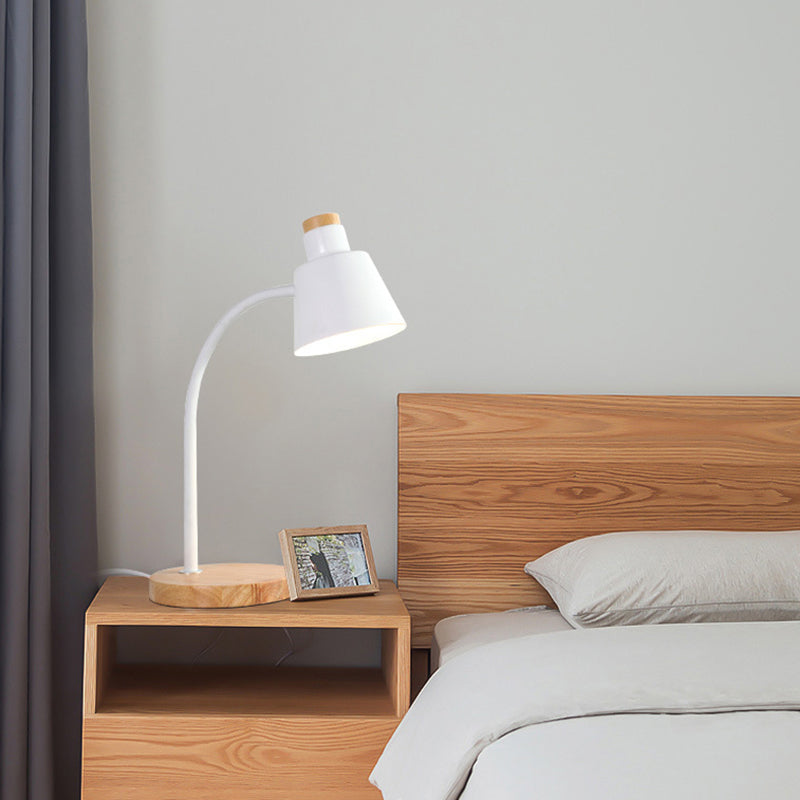 1 Bode de tête Light Nordic Style Lampe de bureau en métal pour la chambre enfant