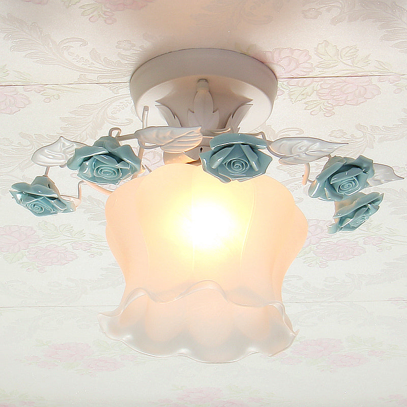 Plafonnier semi-encastré en verre blanc givré à volants, style pastoral, éclairage de plafond à 1 lumière pour salle à manger, rose/blanc/bleu
