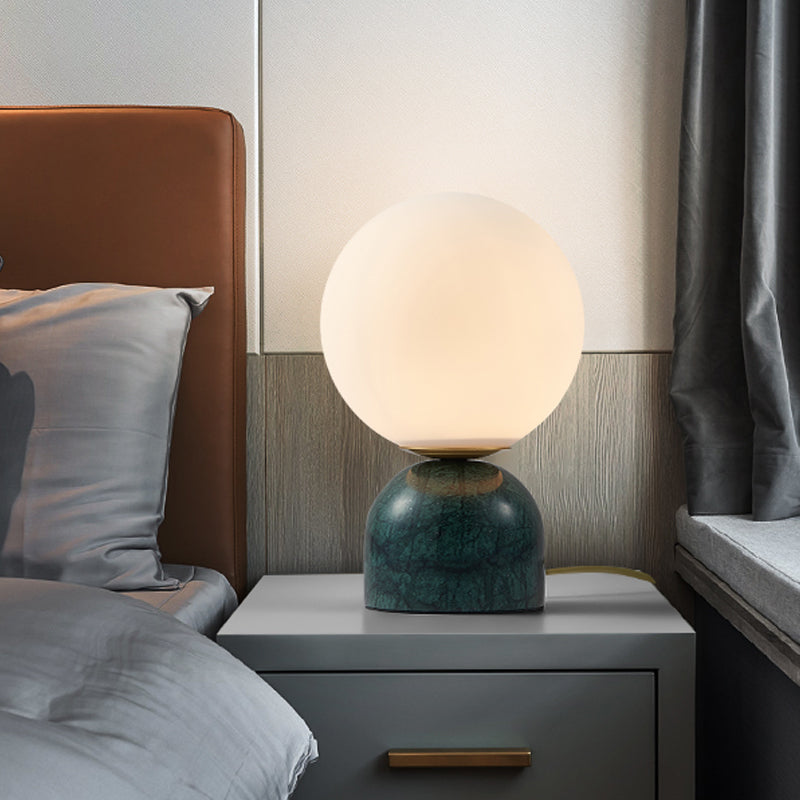 Servizio di notte semplice a sfera Light Milky Glass 1 Lampada da comodino con piedistallo in marmo nero/bianco/verde