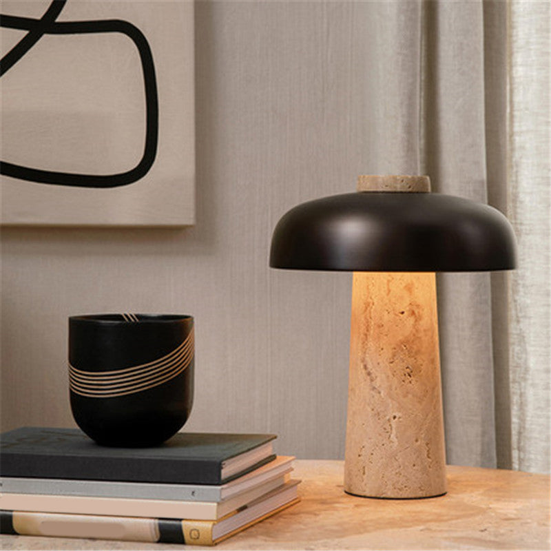 Lampada da tavolo minimalista a forma di fungo in pietra chiara a 1 testa per camera da letto in nero e beige