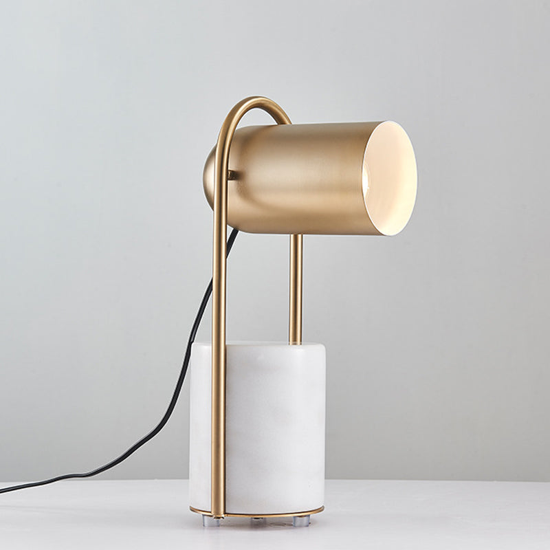 Lampada da comodino di design in ottone a 1 luce con supporto da tavolo a cloche in metallo con piedistallo in marmo bianco