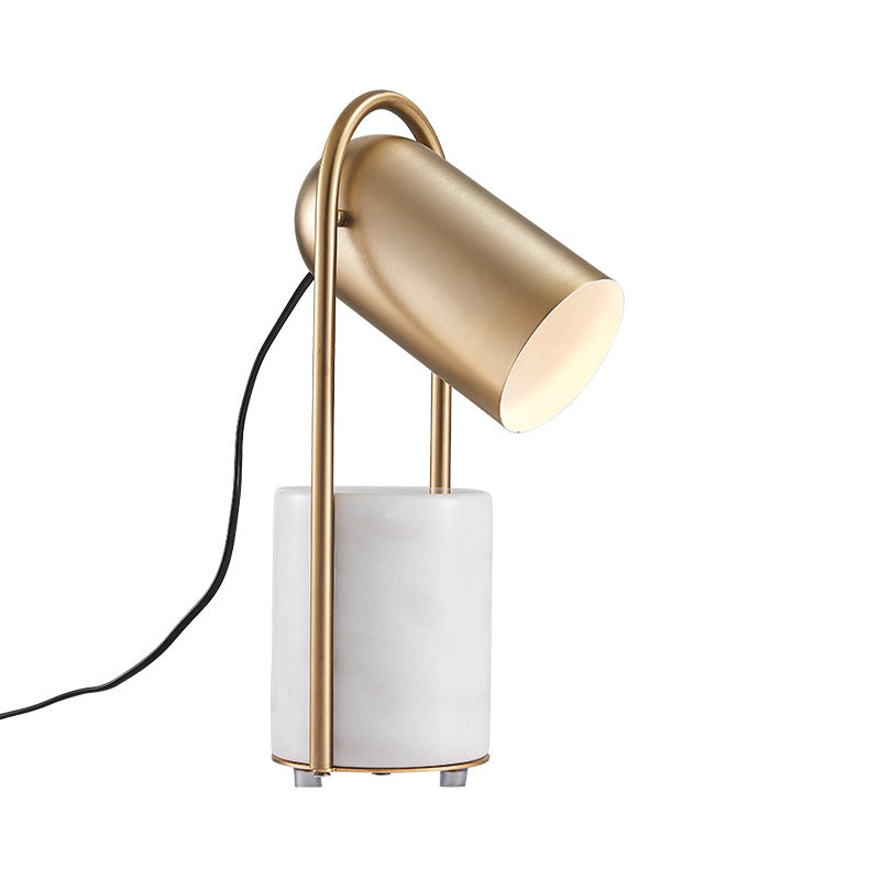 Lampada da comodino di design in ottone a 1 luce con supporto da tavolo a cloche in metallo con piedistallo in marmo bianco